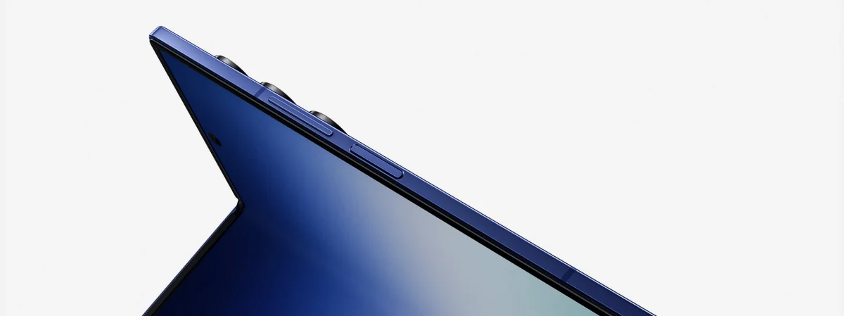 Samsung Galaxy Z Fold 6: Detalhe de celular dobrável azul aberto em ângulo, mostrando lateral com botões, câmeras e parte da tela, em fundo claro