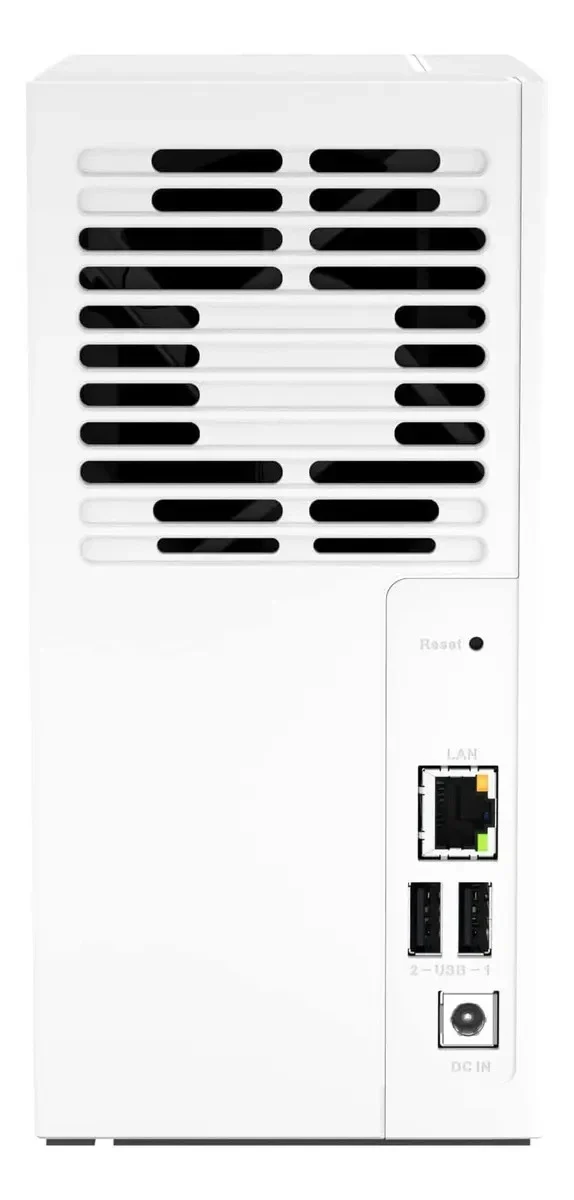 QNAP NAS QNAP: Vista traseira de NAS branco com grade de ventilação e portas LAN, USB e entrada DC
