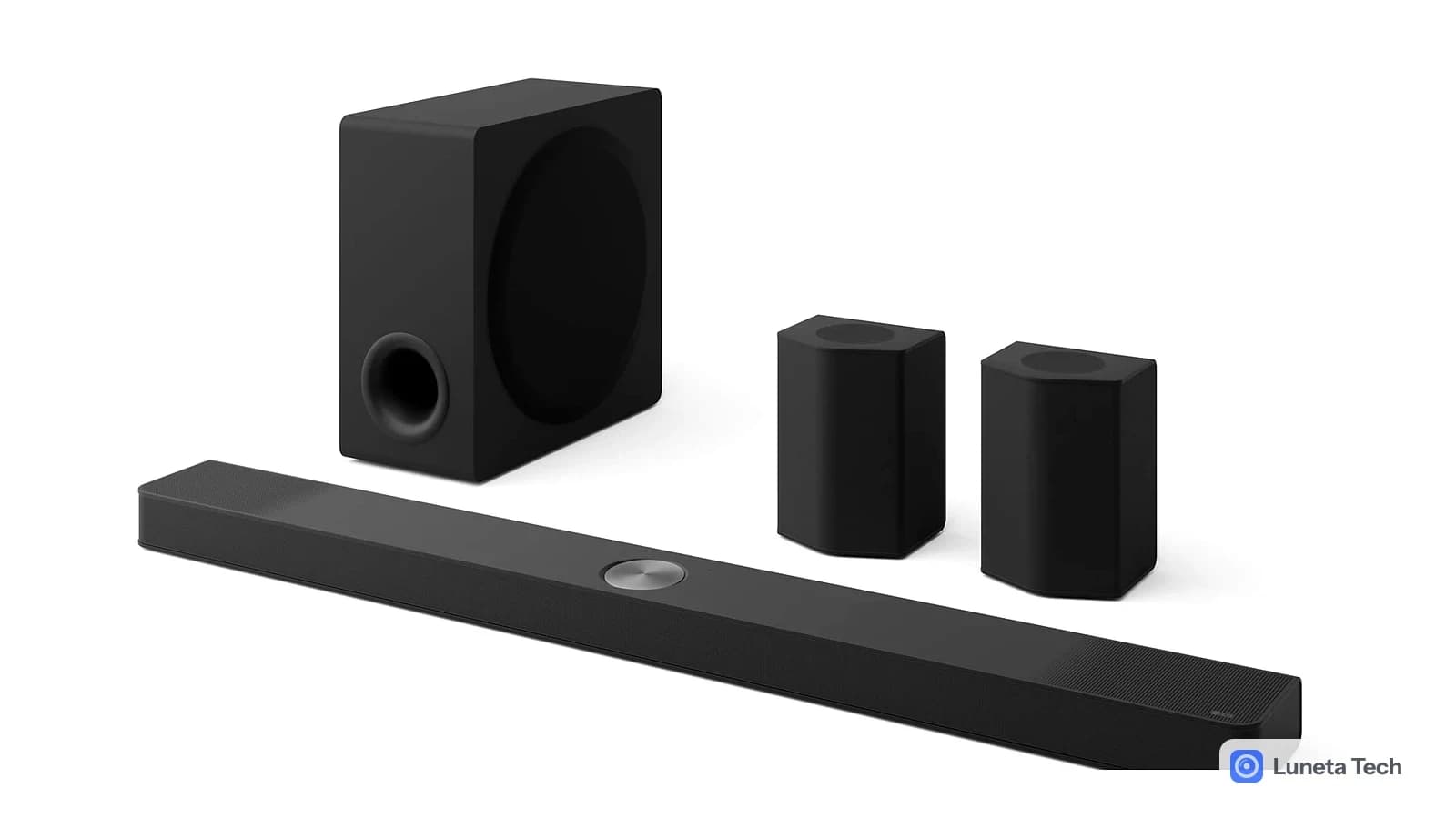 LG soundbar com canais de altura, como 11.1.4: barra de som longa, subwoofer com alto-falante e dois satélites traseiros.