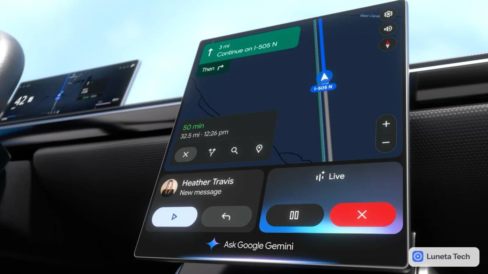 Google Android Auto: Tela de carro com Android Auto mostrando mapa de navegação e interface de chamada com Google Gemini