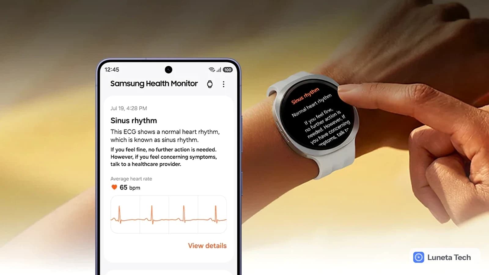 Samsung Samsung Health, aplicativo de saúde e sono: Mão de uma pessoa tocando um relógio de pulso prateado com tela escura, ao lado de um celular mostrando um r
